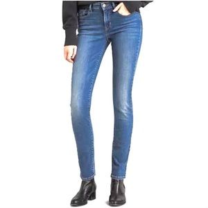 Levi’s size 16 mid rise skinny medium wash jeans